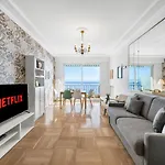 Le Coq Livieri - Wifi - Seafront - Town Centre شقة مينتون