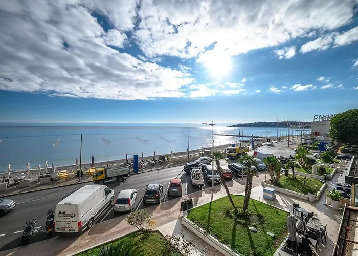 Апартаменты Le Coq Livieri - Wifi - Seafront - Town Centre